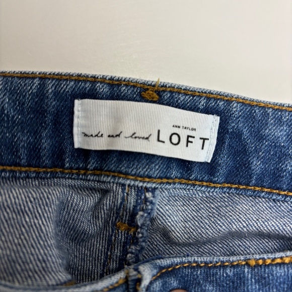 Loft Curvy Kick Crop Women's size 8 Medium Wash Blue Denim jeans - Picture 2 of 4